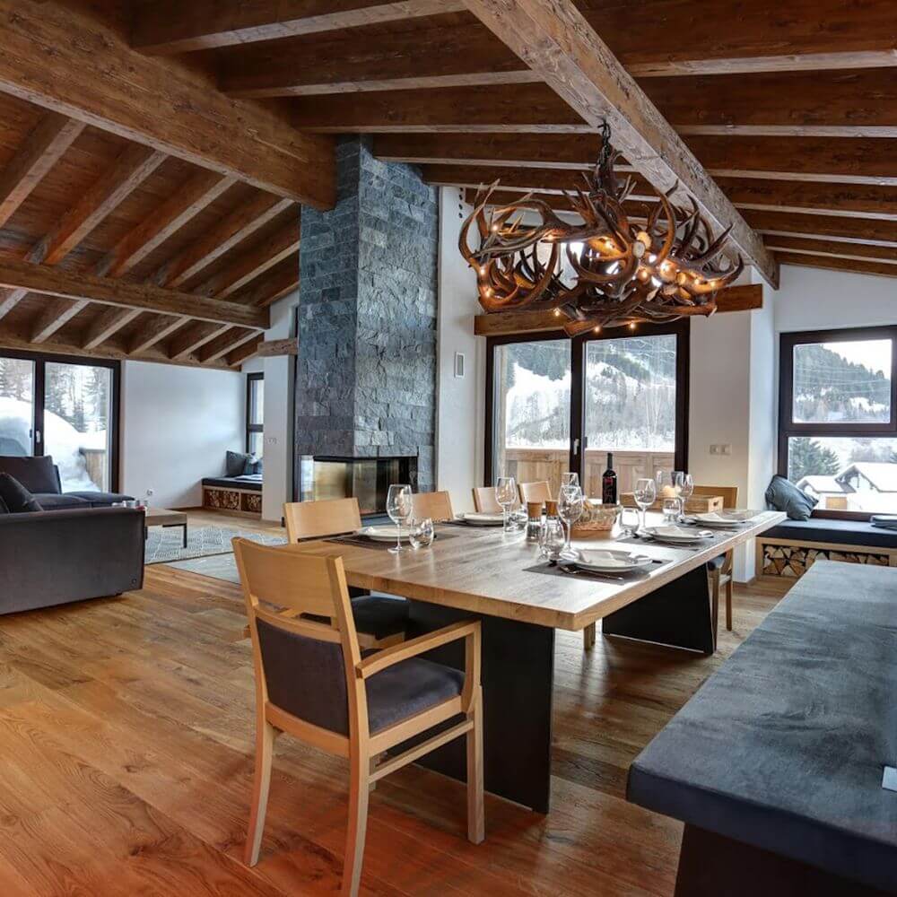 XXL Rothirsch LED Geweihlampe 160 x 90cm für Chalet im rustikalen Essbereich
