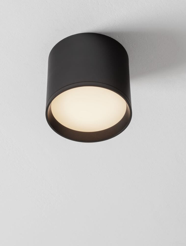 Ziaza LED Deckenleuchte Ø 10cm 3000K in modernem Design, schwarze Oberfläche und warmweißem Licht.