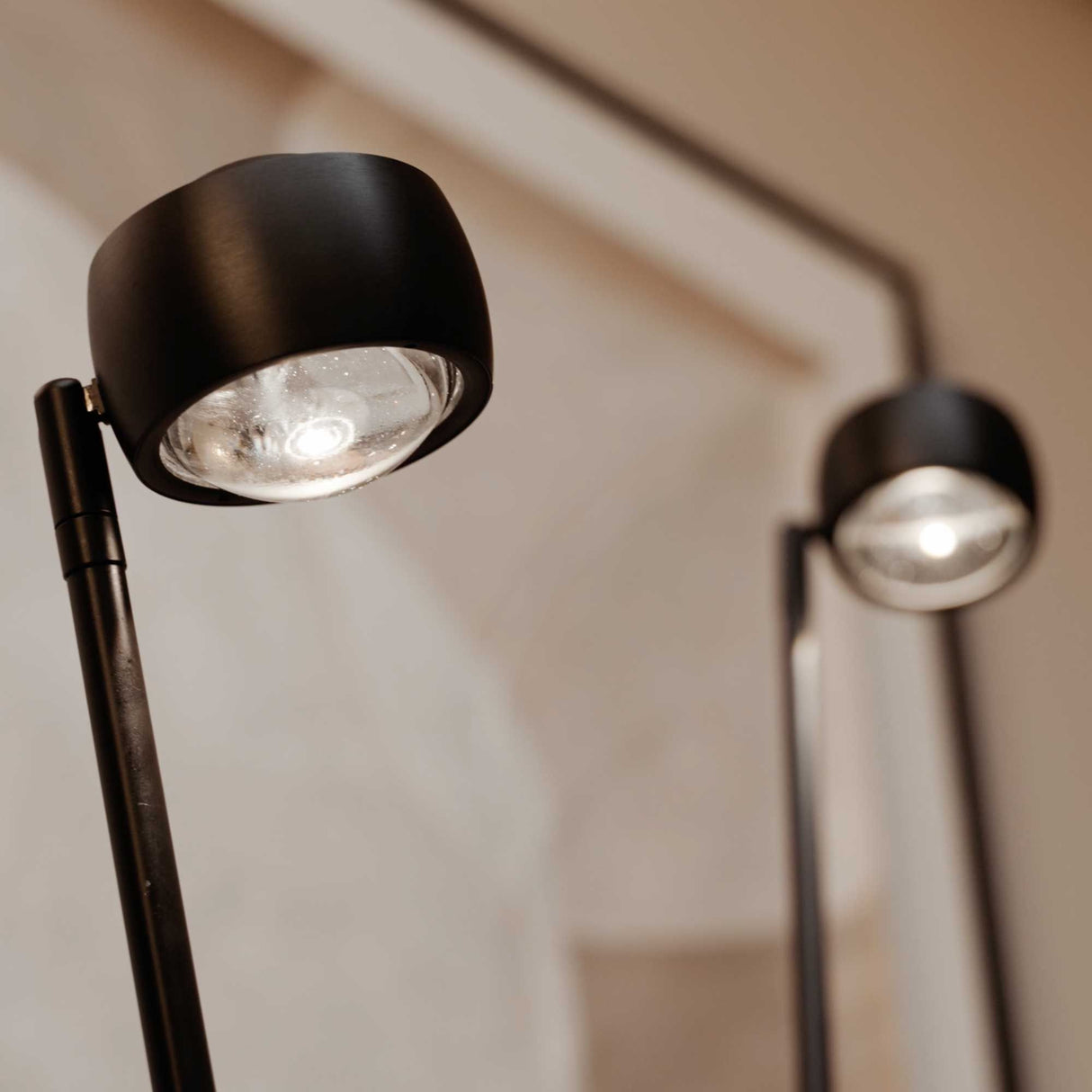s.luce Beam LED floor lamp 2-light 145cm touch dimmer