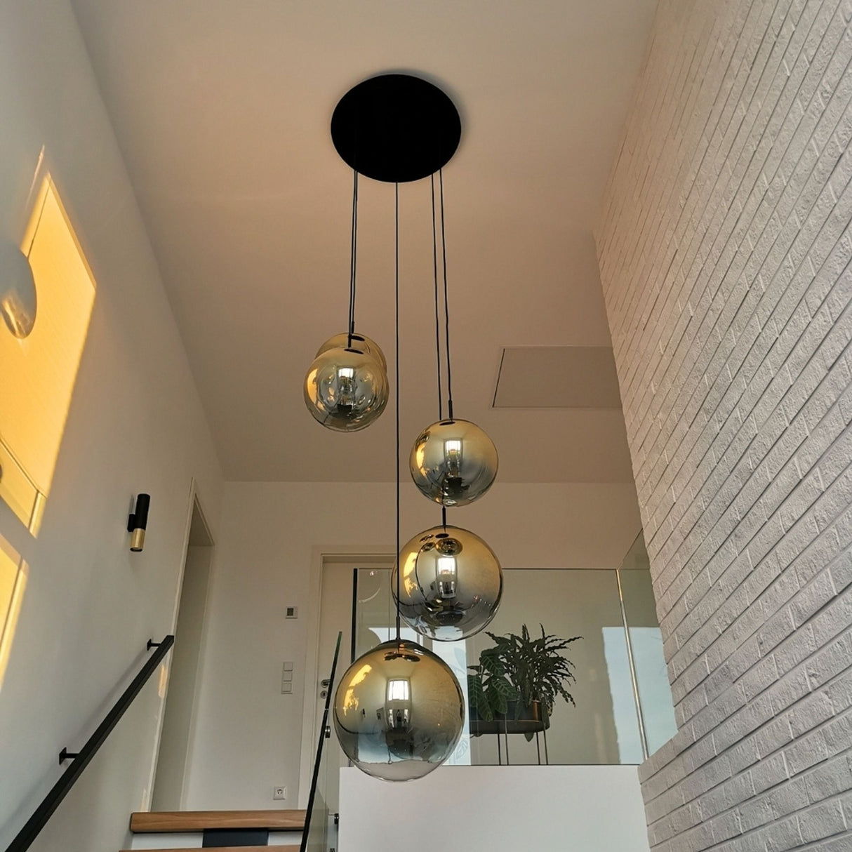s.luce Orb glass globe gallery light 500cm sospensione nera