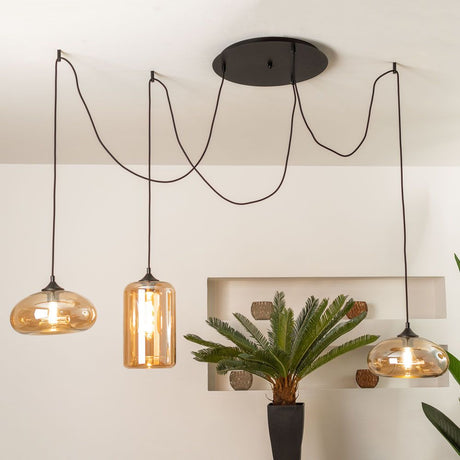 s.luce Cruet flerflammet pendellampe med moderne design og materialer av høy kvalitet.