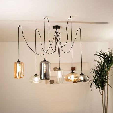 s.luce Cruet flerflammet pendellampe i moderne, tidløst design med ulike lampeskjermer.