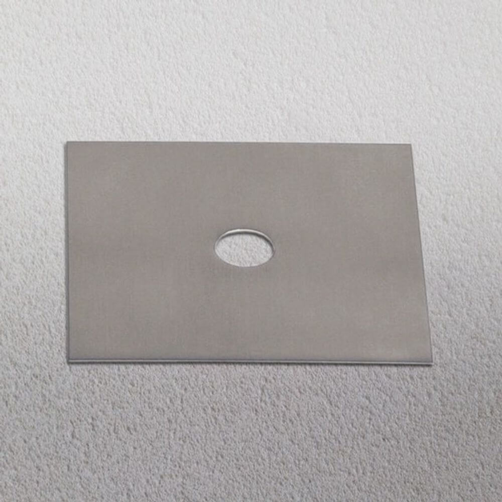 s.luce-dekkplate som passer til Beam 12x12 cm i sølv med sentralt hull.