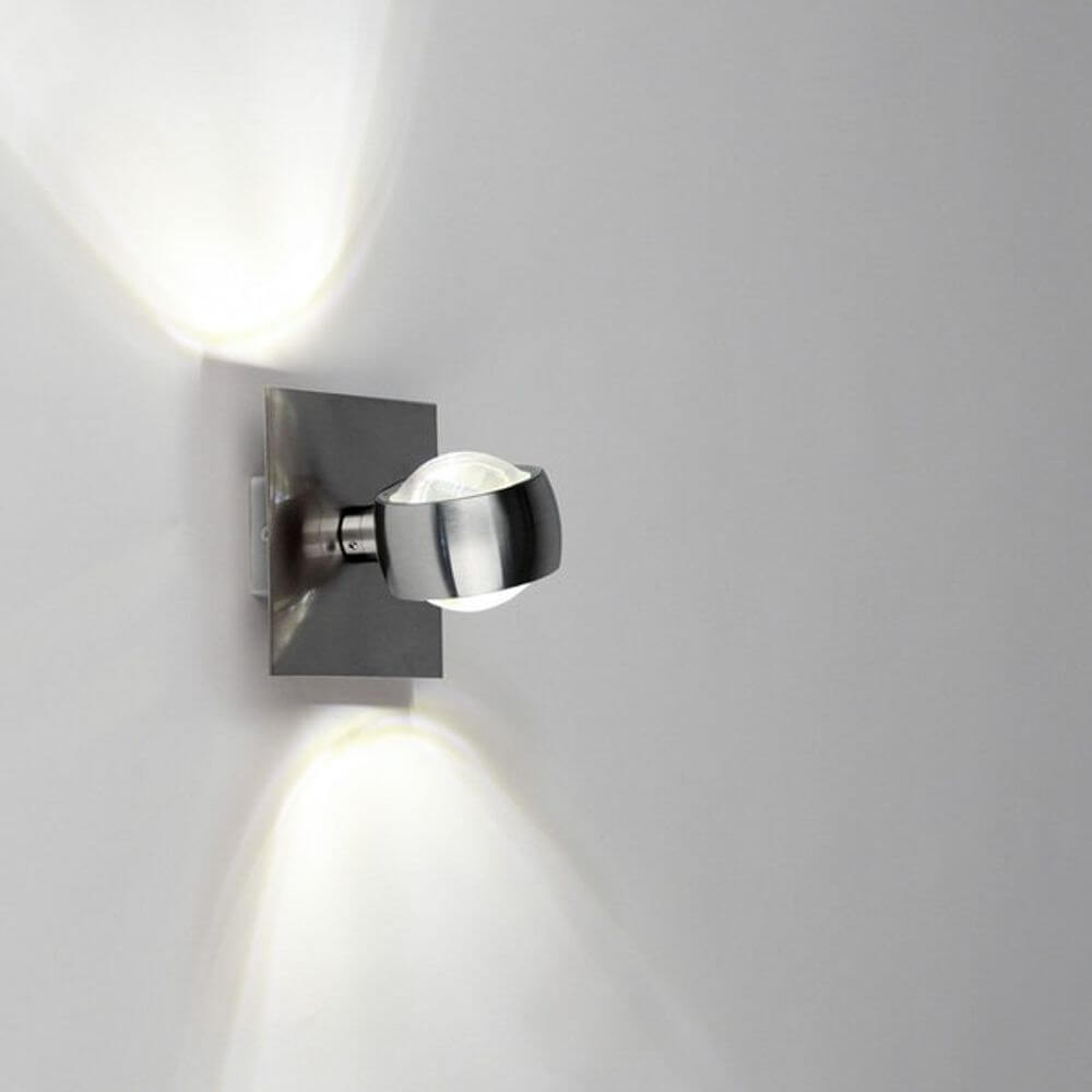 Moderne s.luce Beam-vegglampe med individuell dekkplate og fascinerende lyseffekt.
