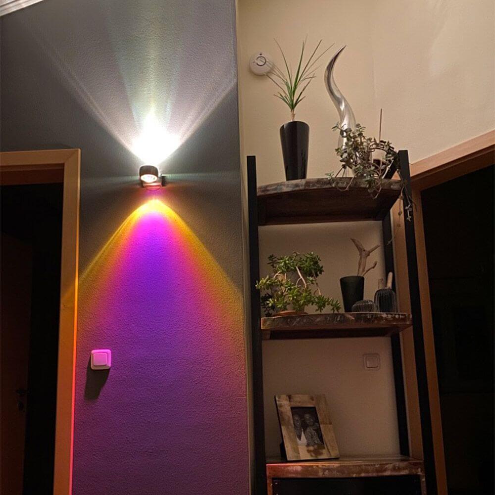 s.luce Farbfilter Multicolor passend zu Beam mit eindrucksvollen Lichteffekten an der Wand.