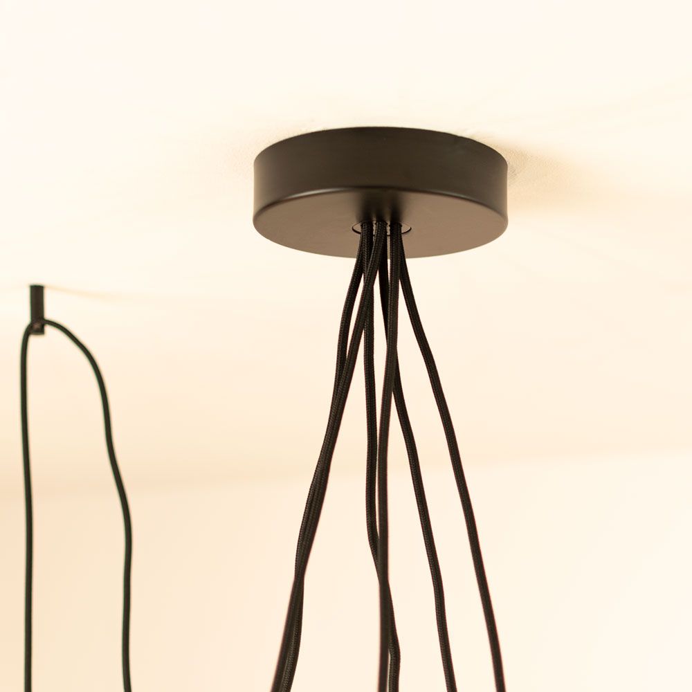 s.luce Modular Mehrfach-Baldachin mit 6 Ausgängen und dekorativen Kabeln für individuelle Beleuchtung.