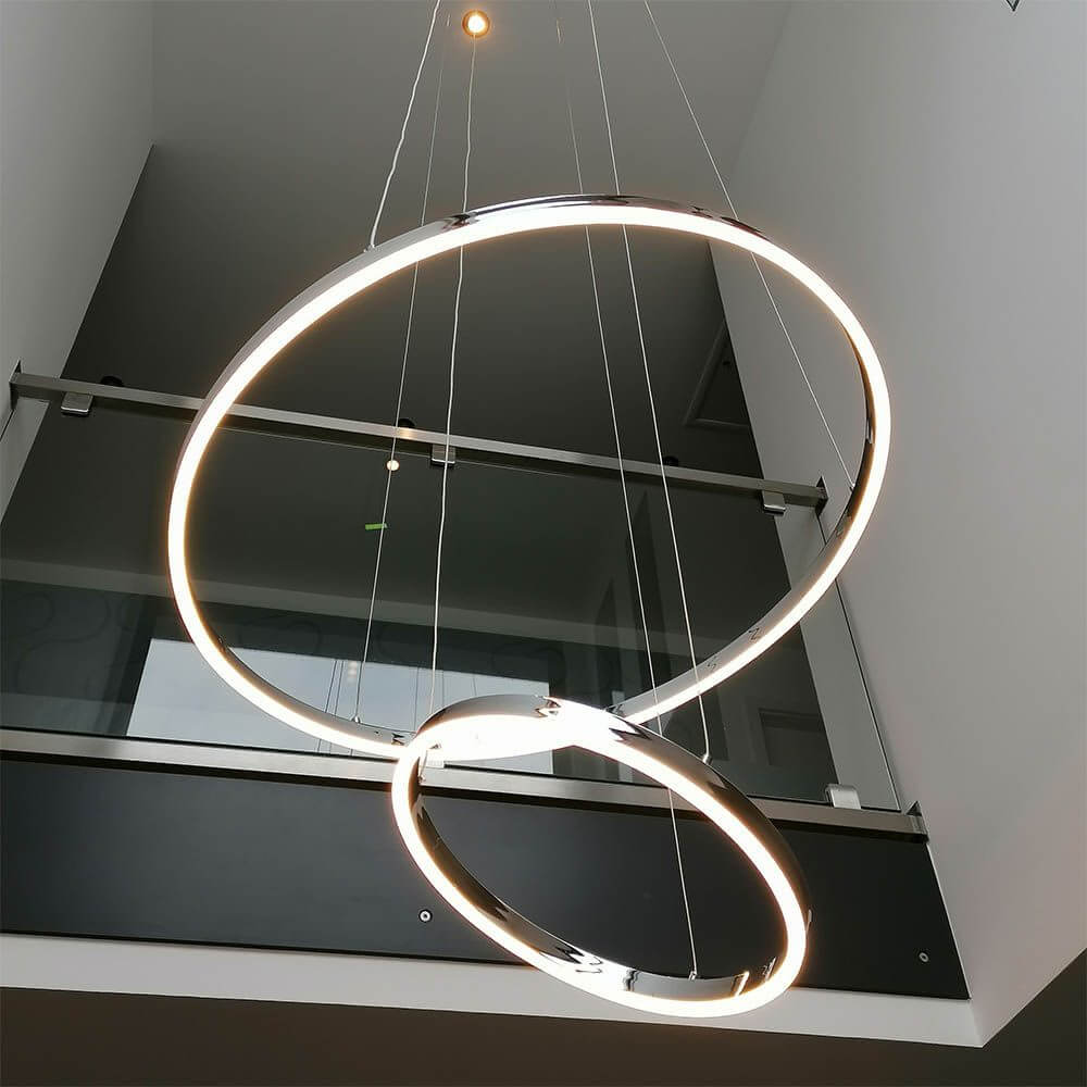 s.luce LED Ring Pendellampe mit 100cm Durchmesser, modernes Design und eleganter Beleuchtung für stilvolle Räume.