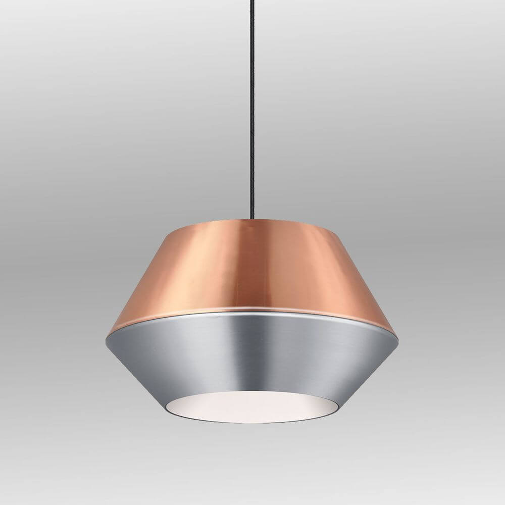 s.luce SkaDa LED Pendellampe Metallschirm mit modernem Design und Kupfer-Silber-Farben.