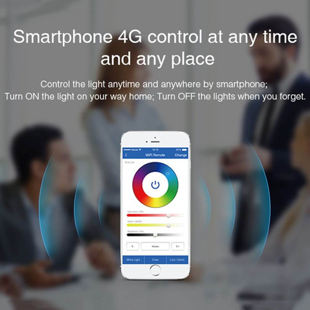 Smartphone mit iLight App für 4G Steuerung von RGBW E27 Leuchtmitteln, jederzeit und überall.