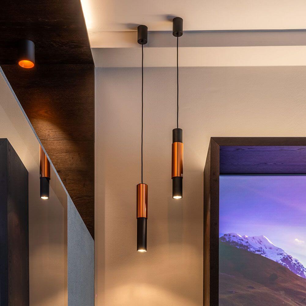 s.luce Moderne Hängelampe Crutch Zylinderform in modernem Wohnambiente, minimalistisches Design und individuell anpassbar.