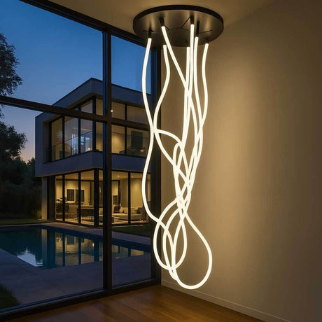 s.luce Arion organische Flex LED Hängelampe Warmweiß, kreative Lichtskulptur im modernen Wohnraum.