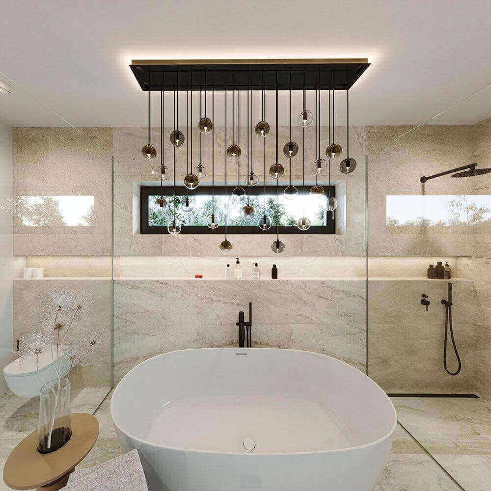 Modernes Badezimmer mit freistehender Badewanne und eleganter Beleuchtung, stilvolle Fliesen und Glaswände.