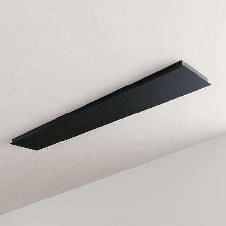 s.luce Balken Baldachin Rechteckig (ohne Bohrung) in schwarz montiert über Esstisch, minimalistisches rechteckiges Deckenbaldachin