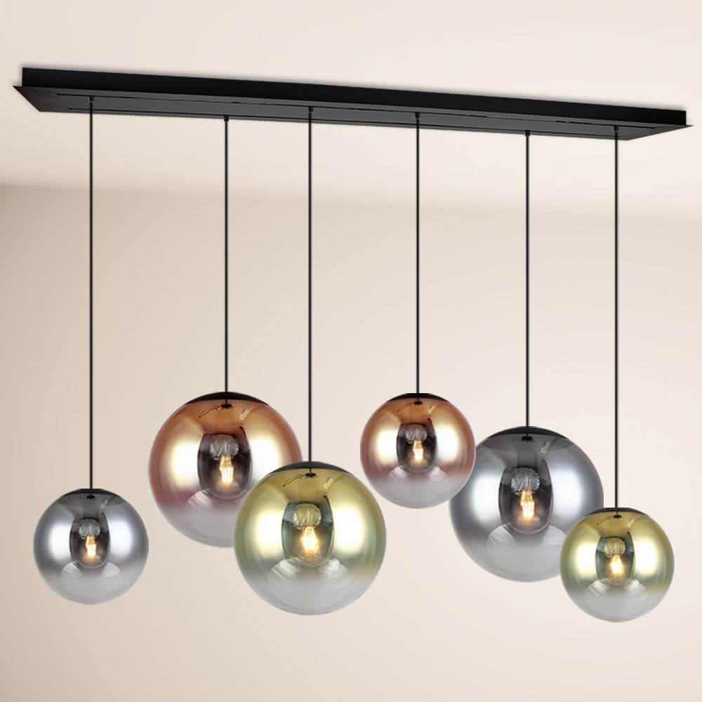 s.luce dosel modular con seis lámparas de vidrio multicolores colgantes en un diseño moderno.