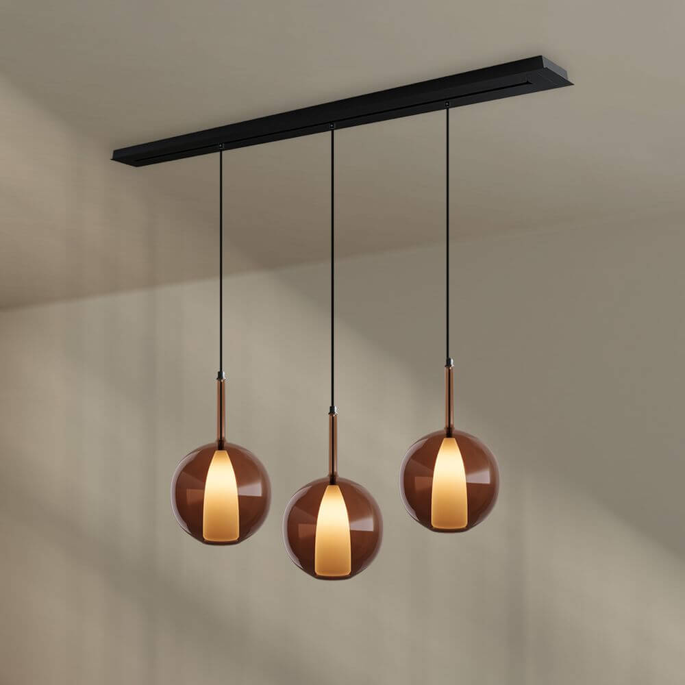 s.luce Belluna Esstischleuchte 3-flammig 160cm Baldachin aus mundgeblasenem Glas in Cognac.