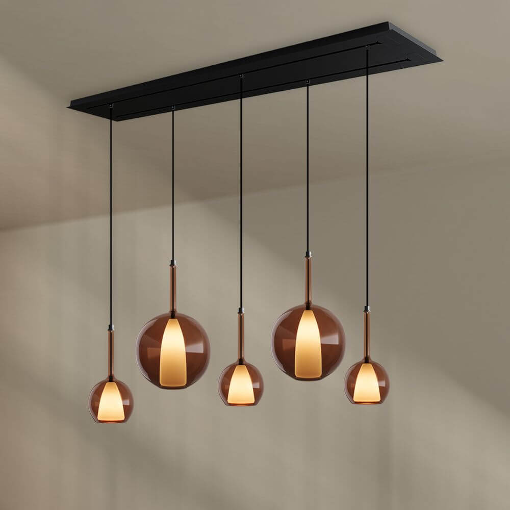 s.luce Belluna Esstischleuchte 5-flammig 160cm 2-reihig mit elegantem Pendeldesign in Braun und Schwarz.