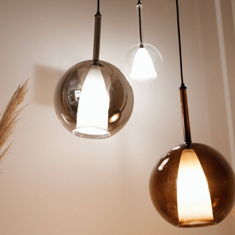 s.luce Belluna Esstischleuchte 3-flammig 160cm Baldachin mit eleganten Pendeln aus Glas.