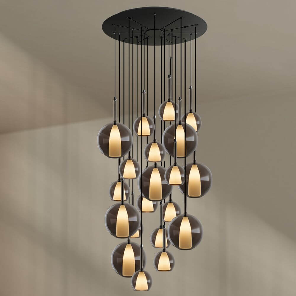 s.luce Belluna Galerieleuchte 20-flammig Ø 120cm Baldachin mit eleganten Glaskugeln und modernem Design.