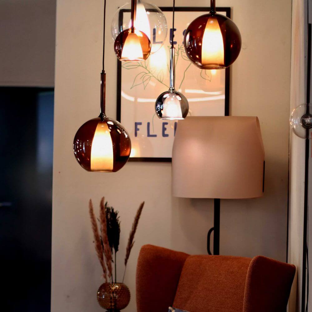 s.luce Belluna Galerieleuchte 5-flammig Ø 60cm Baldachin in einem modernen Wohnraum