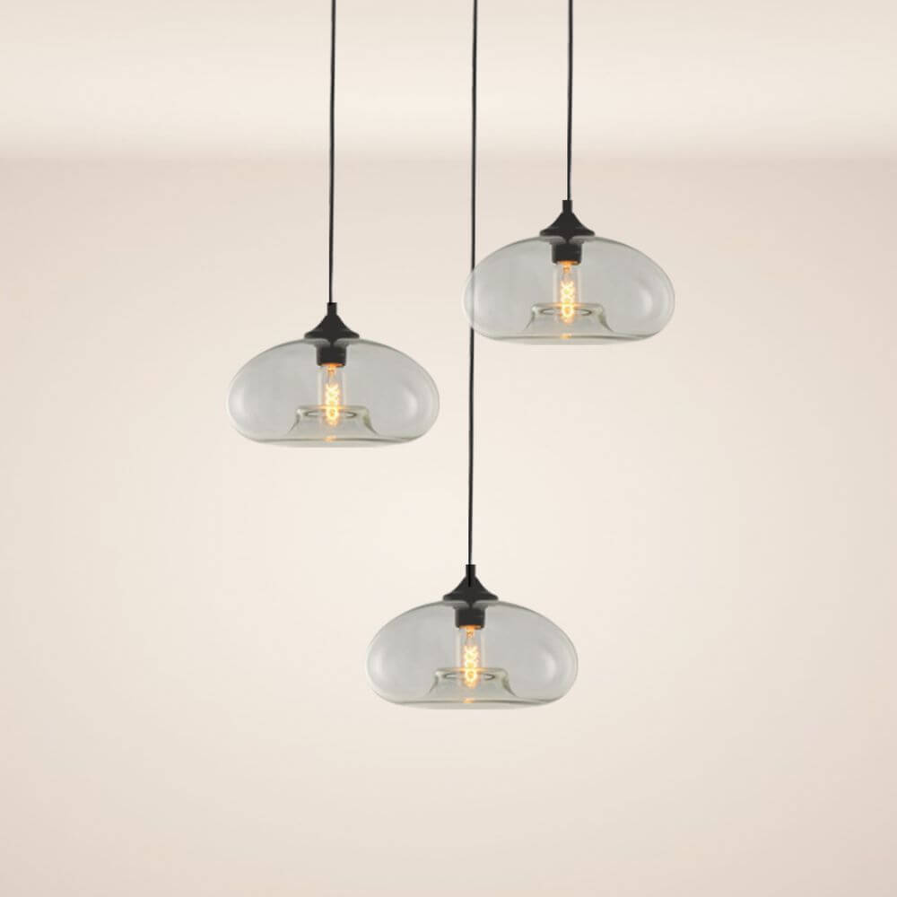 s.luce Lampa wisząca Cruet z wieloma źródłami światła w nowoczesnym designie z przezroczystymi szklanymi kulami.