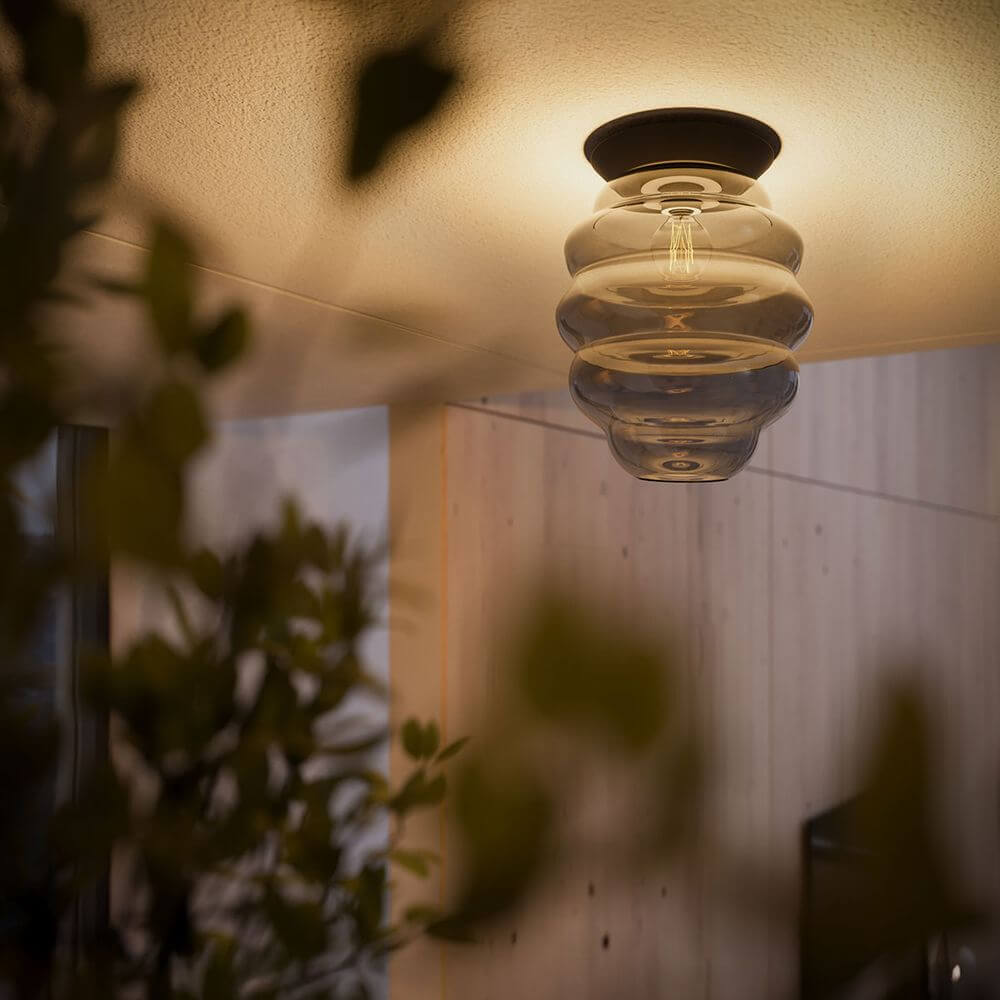 s.luce Echos Glas-Deckenleuchte E27, harmonisches Design mit ovaler Struktur, Lichtquelle für stilvolle Räume.