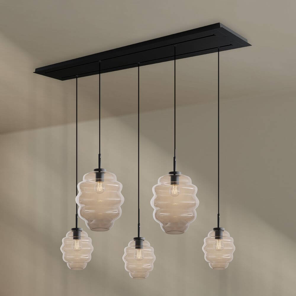 s.luce Echos Esstischlampe 5-flammig 2-reihig 160cm Ø 18/25cm mit eleganten, mundgeblasenen Glaskörpern.