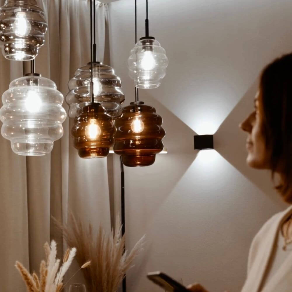 s.luce Echos Esstischlampe 8-flammig 200cm 3-reihig Ø 18/25cm in einer stilvollen Wohnzimmerbeleuchtung.