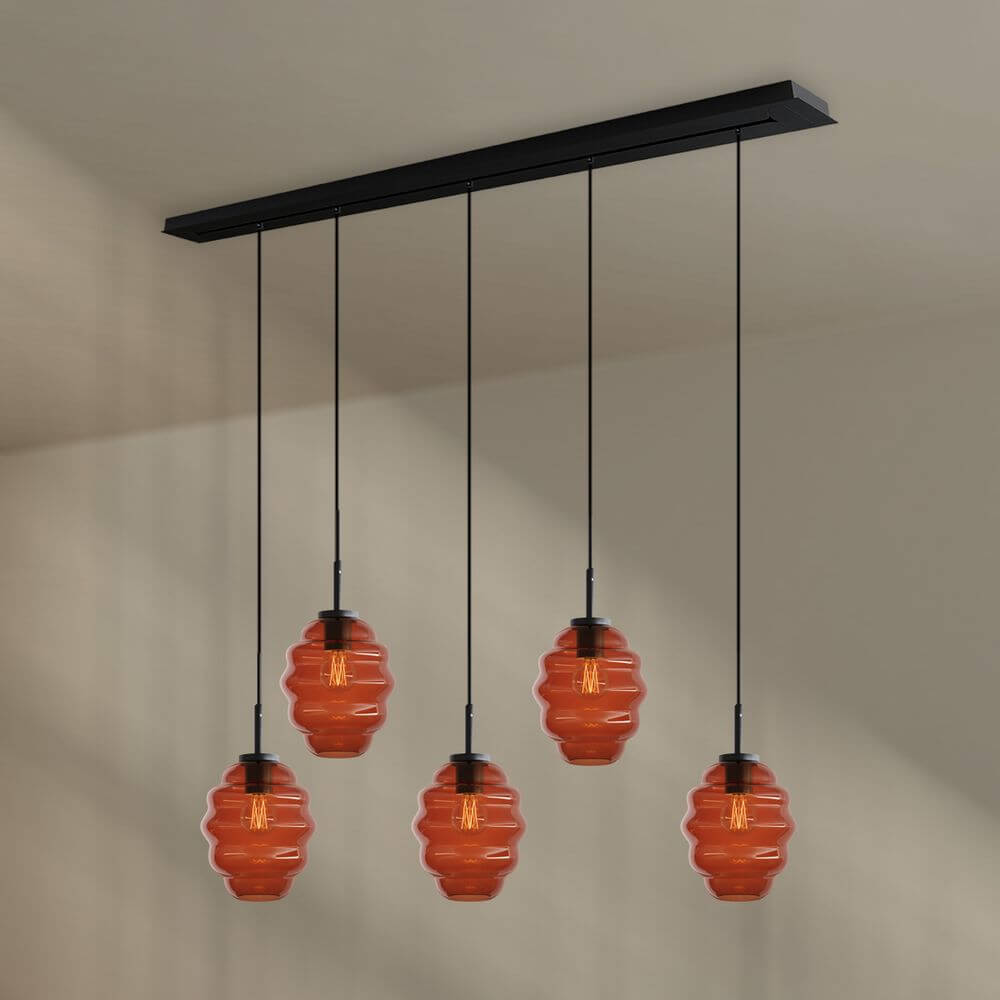 s.luce Echos Esstischleuchte 5-flammig 160cm Baldachin Ø 18cm mit orangenen Glaskörpern
