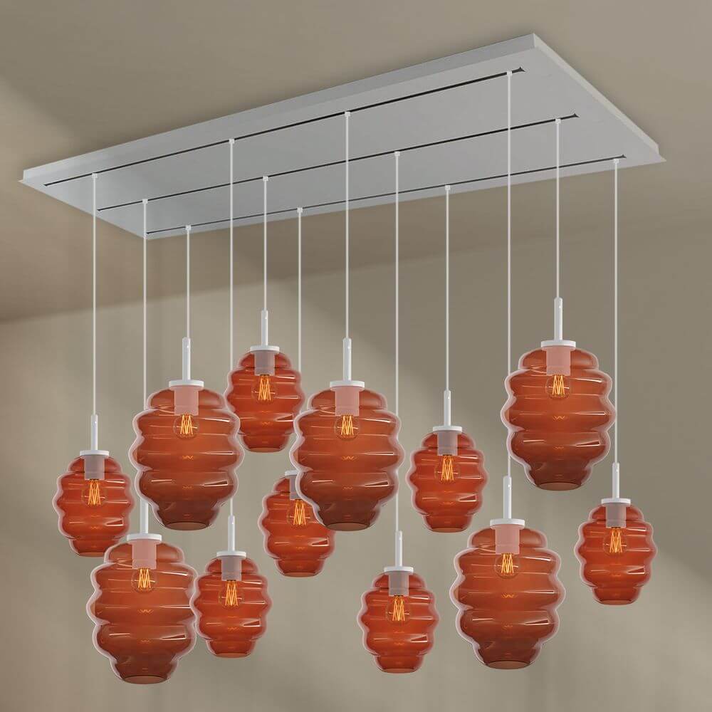 s.luce Echos Esszimmerlampe 12-flammig 200cm 3-reihig Ø 18/25cm mit rot-mundgeblasenen Glaskörpern.