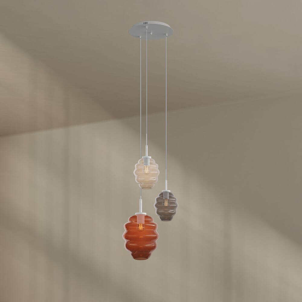 Alt Tag: s.luce Echos Galerieleuchte 3-flammig Ø 40cm Baldachin Ø 18/25cm mundgeblasene Glas-Pendelleuchte in drei Farben für hohe Räume