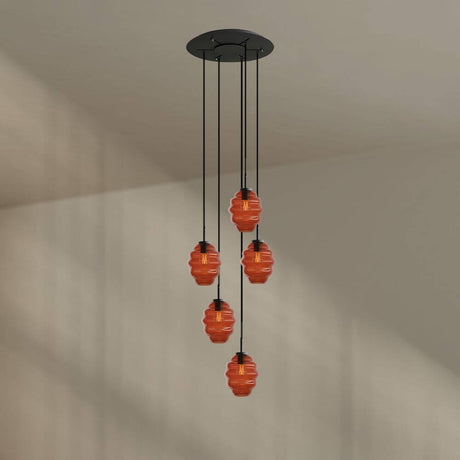 s.luce Echos Galerieleuchte 5-flammig Ø 60cm Baldachin Ø 18cm mit orangenen Glaskörpern.