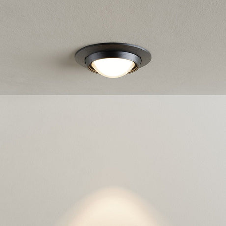 s.luce Beam Einbauspot mit Glaslinse Ø 11cm an der Decke, elegant und modern mit faszinierenden Lichteffekten.