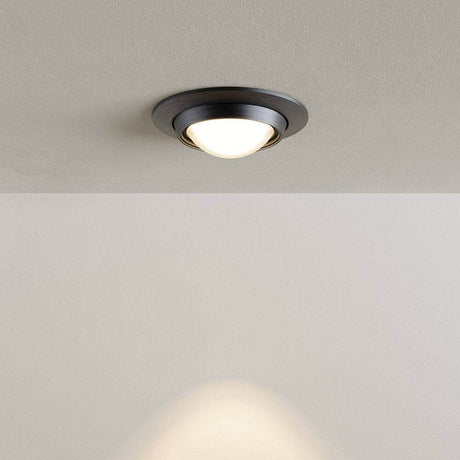 s.luce Beam Einbauspot mit Glaslinse Ø 11cm an der Decke, elegant und modern mit faszinierenden Lichteffekten.