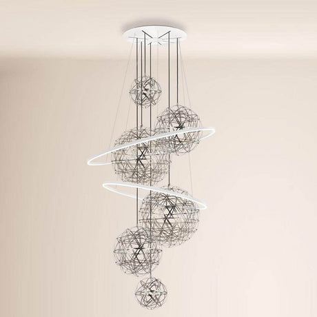 s.luce Fusion XXL Galerieleuchte 8-flammig LED-Ring mit eleganten LED-Ringen und dekorativen Metallkugeln.