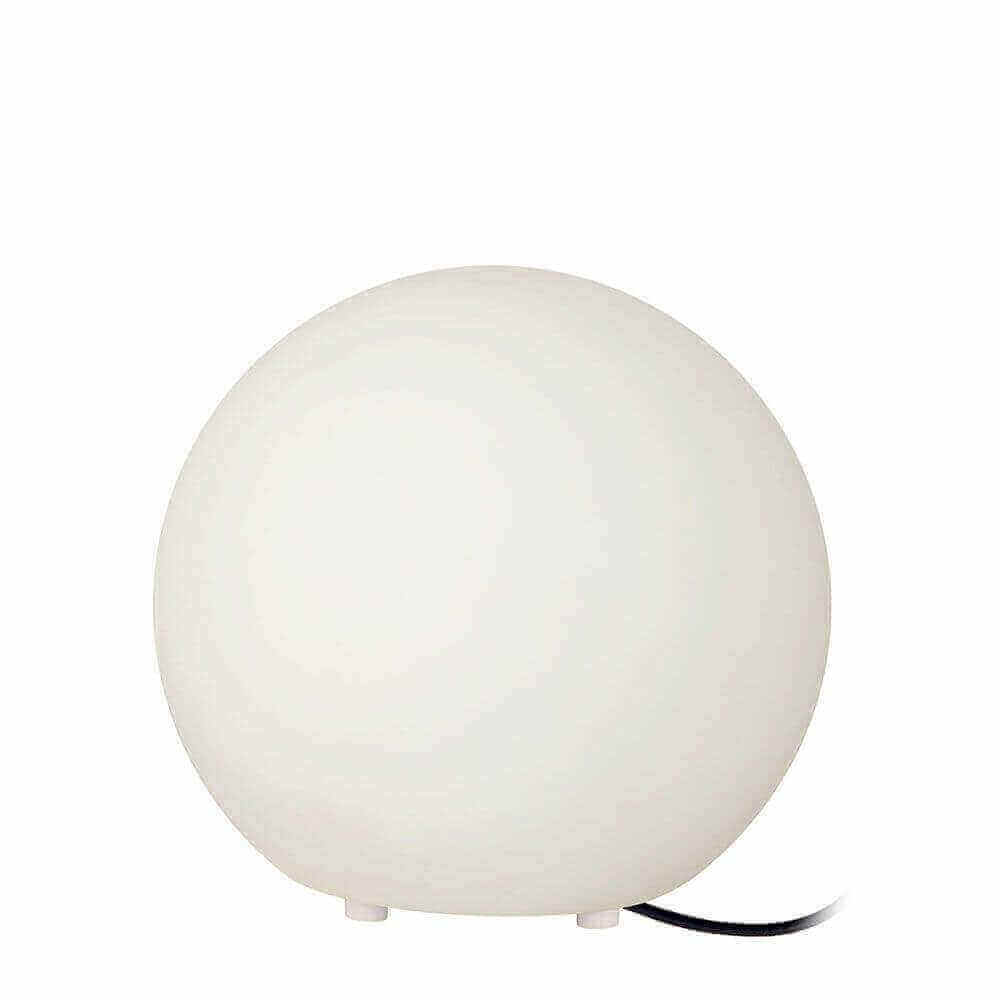 Moderna lampada da tavolo rotonda in vetro bianco con forma minimalista e cavo.