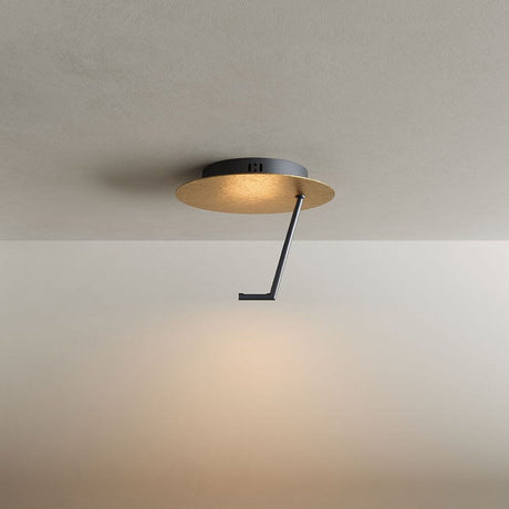 s.luce Hook LED Wand- und Deckenlampe im modernen Design mit markantem Reflektor-Arm.