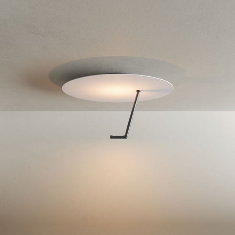 s.luce Hook LED Wand- und Deckenlampe mit markantem Design und spektralem Licht- und Schatten-Effekt.