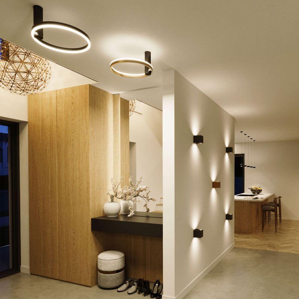 s.luce Ixa Abdeckung quadratisch für Ixa Basis in modernem Wohnraum mit eleganter Beleuchtung.