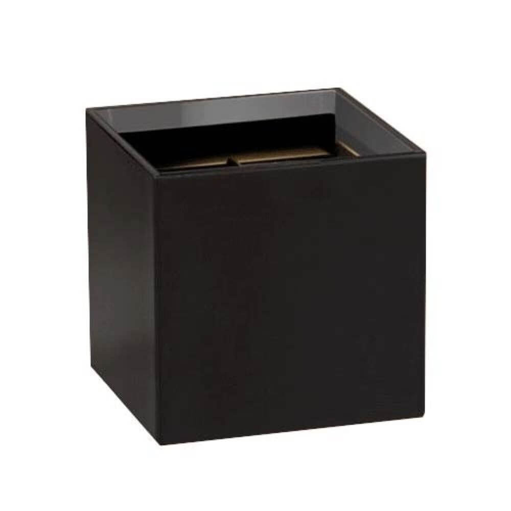 s.luce Ixa Abdeckung quadratisch für Ixa Basis in moderner schwarzer Ausführung.