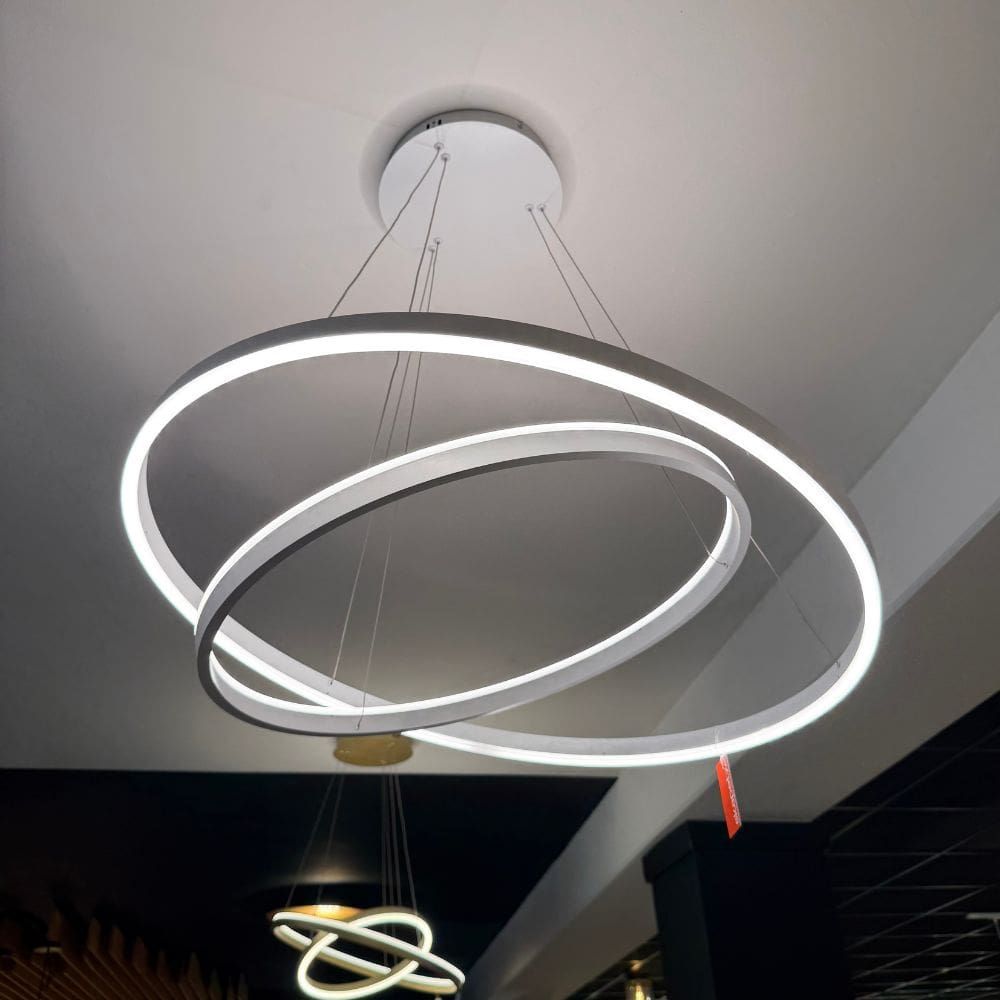 s.luce LED Ring Hängeleuchte 2-flammig Zentrisch in modernem Design, ideal für stilvolle Beleuchtung.
