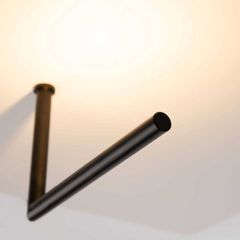 s.luce LED Wand- und Deckenlampe Edge mit modernem, flachem Design und beeindruckender Lichtwirkung.