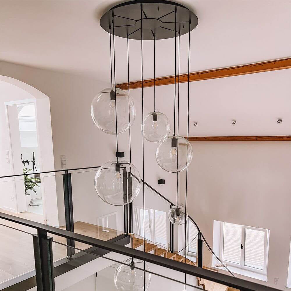 s.luce Modular Mehrfach Hängeleuchten-Baldachin mit elegantem, flachem Design und flexibler Montage.