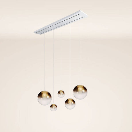 s.luce Orb 5-flammige Esstischlampe 2-reihig 160cm mit eleganten Glaskugeln in Gold und Weiß