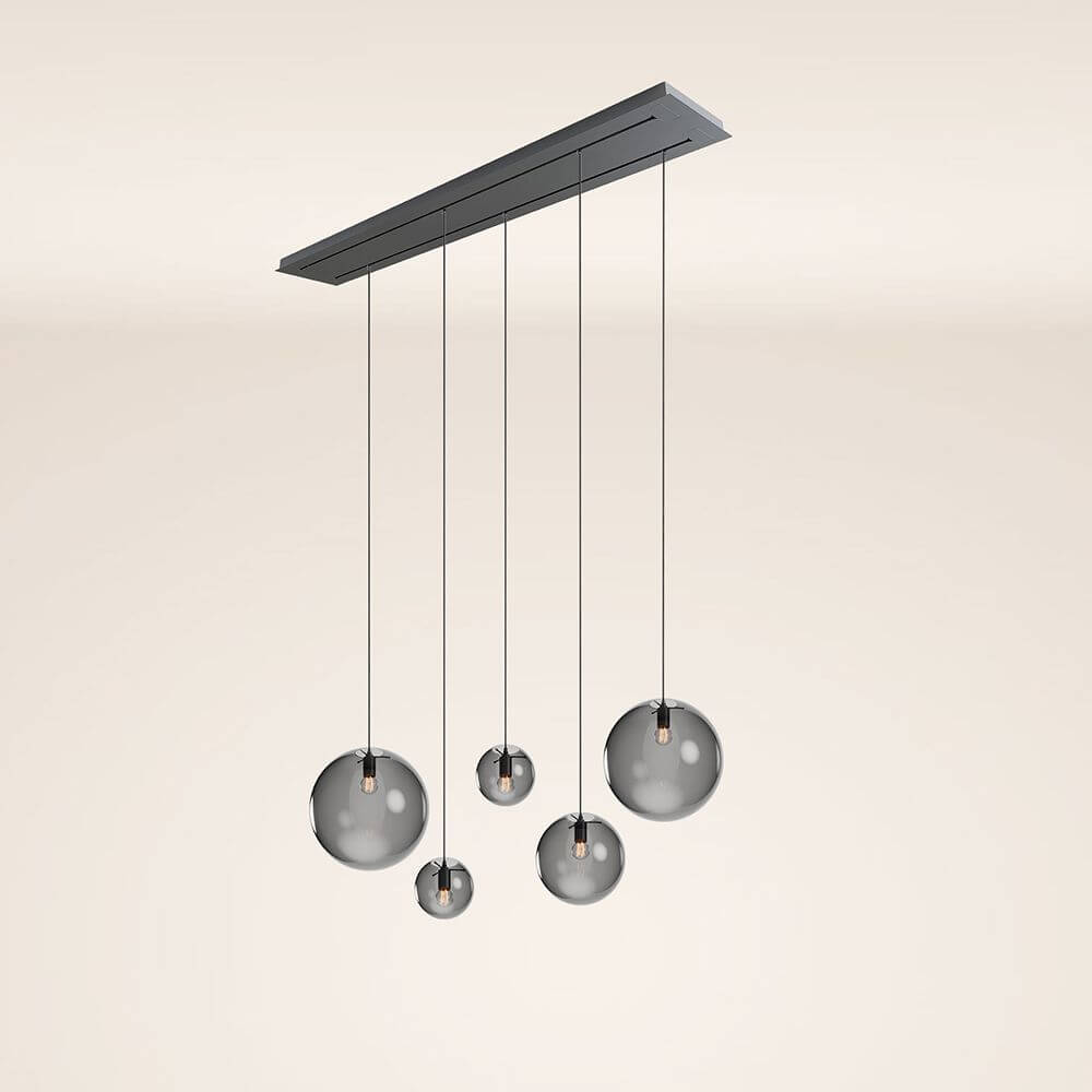 s.luce Orb 5-flammige Esstischlampe 2-reihig 160cm mit sechs schimmernden Glaskugeln