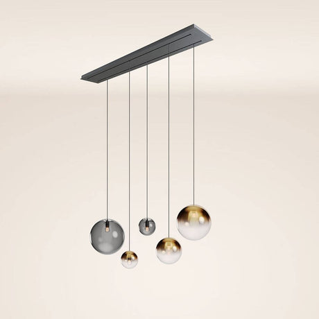 s.luce Orb 5-flammige Esstischlampe 2-reihig 160cm mit eleganten Glaskugeln und modernem Design.