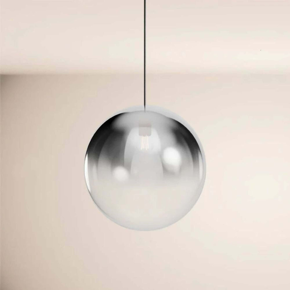 s.luce Orb Cluster Glas-Hängeleuchte 3-flammig 3x40cm in eleganter, runder Form mit glasierter Oberfläche.