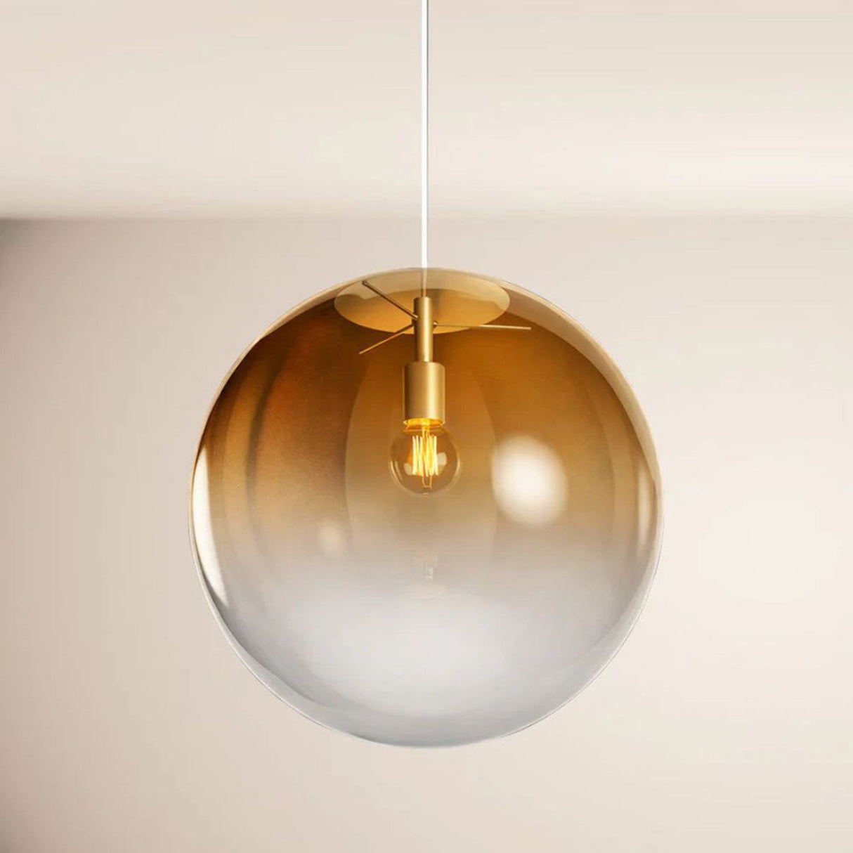 s.luce Orb Cluster Glas-Pendelampe 3-flammig 3x50cm in modernem Design für stilvolle Wohnräume, ideal über dem Esstisch.