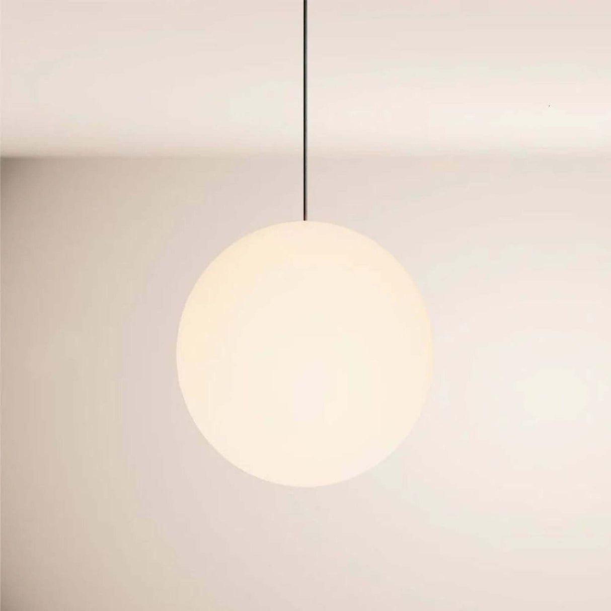 s.luce Orb Cluster Mehrfach-Pendelleuchte 7-flammig 7x40cm, moderne Kugel-Pendelleuchte für stilvolles Licht im Wohnbereich.