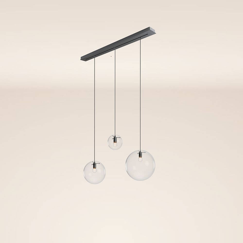 s.luce Orb Esstisch-Hängelampe 3-flammig 120cm Ø 20/30/40 mit modernen Glaskugeln und elegantem Design.