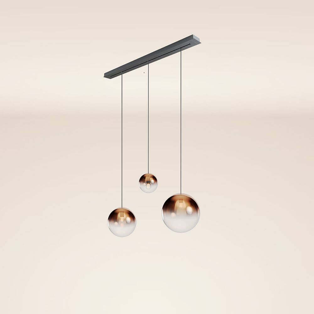 s.luce Orb Esstisch-Hängelampe 3-flammig 120cm Ø 20/30/40 in modernem Design mit 3 hängenden Glaskugeln.